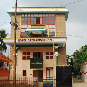 Hotel Sadhabishegem Thirukadaiyur Front View
