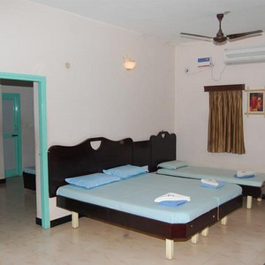 Hotel Sadhabishegem Thirukadaiyur Room View 2