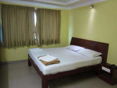 Hotel Mano Residency Room View Thirunallar